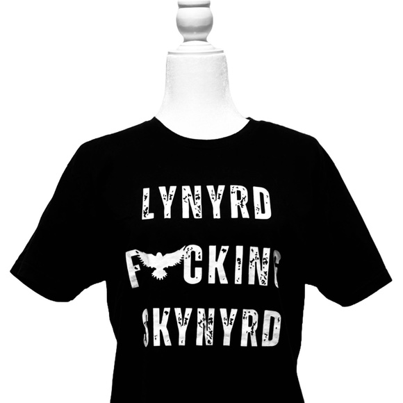 Bold Black “LYNYRD SKYNYRD” Graphic Tee - Picture 1 of 3